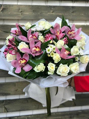 Букет цветов из: Розы и Хризантемы в Мичурине Республика Дагестан