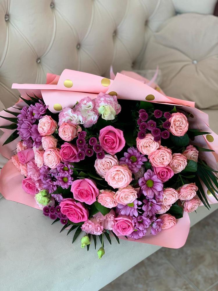 Букет цветов из: Хризантемы, Розы и Лизиантусы в Мичурине Республика Дагестан