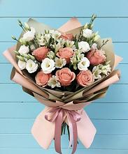 Букет цветов из:  Розы, Альстромерии и Лизиантусы в Мичурине Республика Дагестан