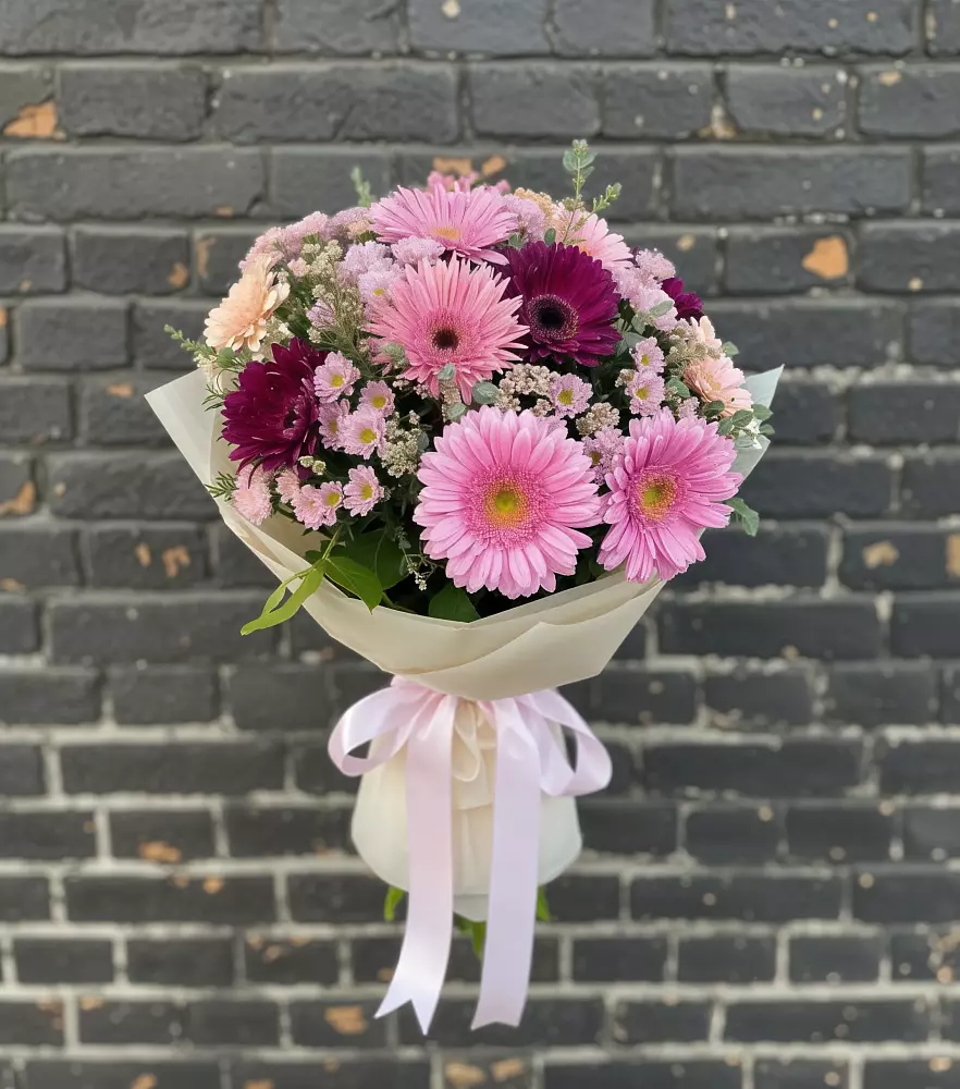 Букет цветов из: Герберы и Хризантемы в Мичурине Республика Дагестан