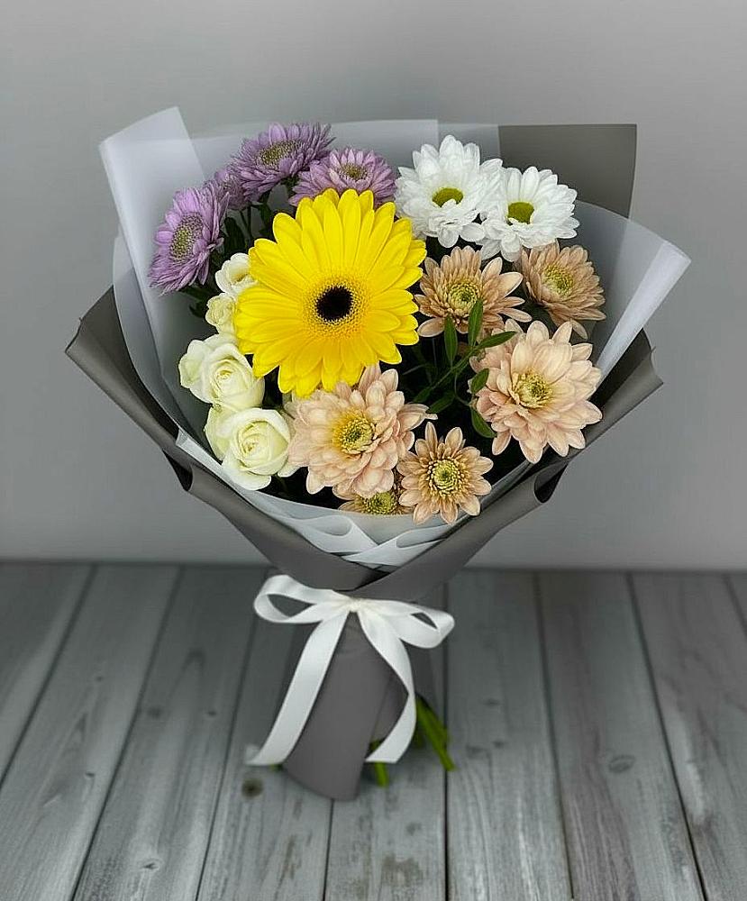 Букет цветов из: Розы, Герберы и Хризантемы в Мичурине Республика Дагестан