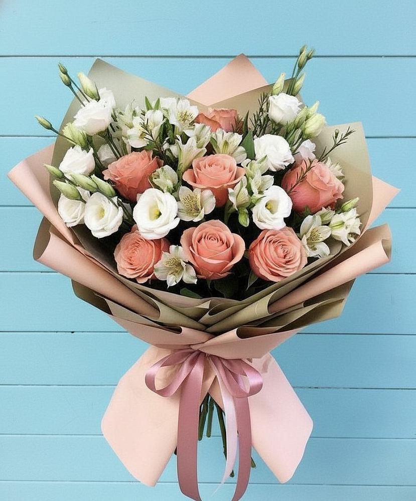 Букет цветов из: Розы, Альстромерии и Лизиантусы в Мичурине Республика Дагестан