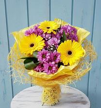 Букет цветов из:  Хризантемы и Герберы в Мичурине Республика Дагестан