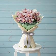 Букет цветов из:  Орхидеи и Розы в Мичурине Республика Дагестан