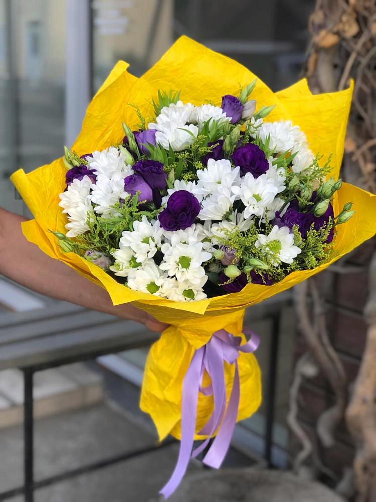 Букет цветов из: Ирисы, Хризантемы и Ромашки в Мичурине Республика Дагестан