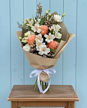 Букет цветов из:  Альстромерии, Лизиантусы, Розы и Хризантемы в Мичурине Республика Дагестан