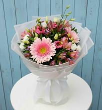 Букет цветов из:  Герберы, Альстромерии и Лизиантусы в Мичурине Республика Дагестан