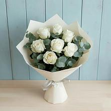 Букет Белые розы в Эвкалипте в Мичурине Республика Дагестан