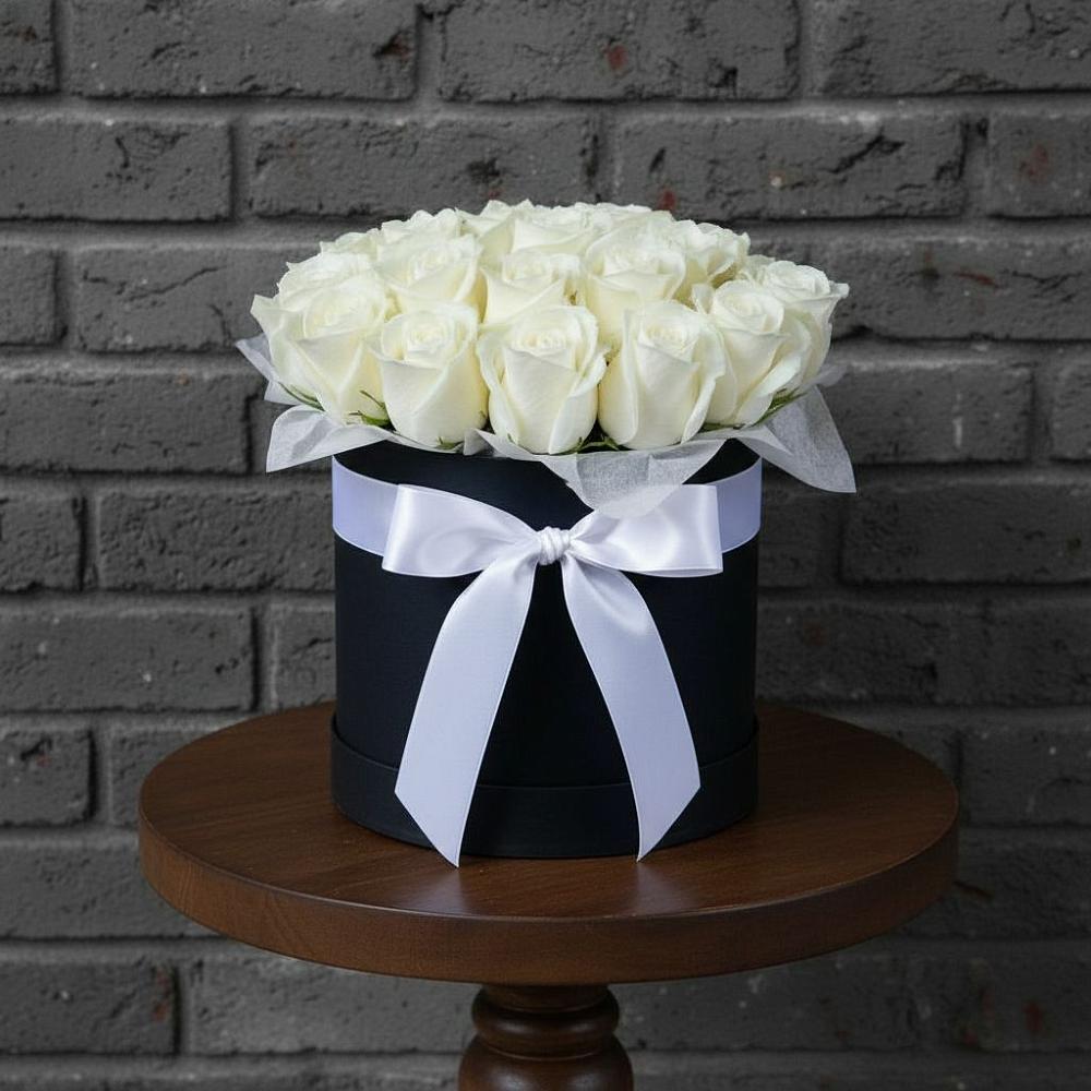 Цветочная композиция из Розы в шляпной коробке в Мичурине Республика Дагестан