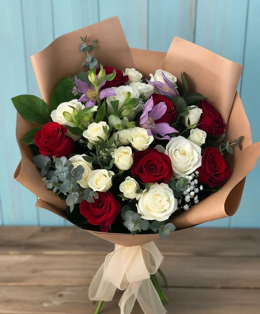 Букет цветов из: Розы и Альстромерии в Мичурине Республика Дагестан