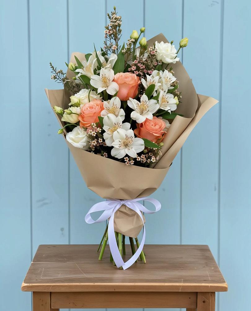 Букет цветов из: Альстромерии, Лизиантусы, Розы и Хризантемы в Мичурине Республика Дагестан
