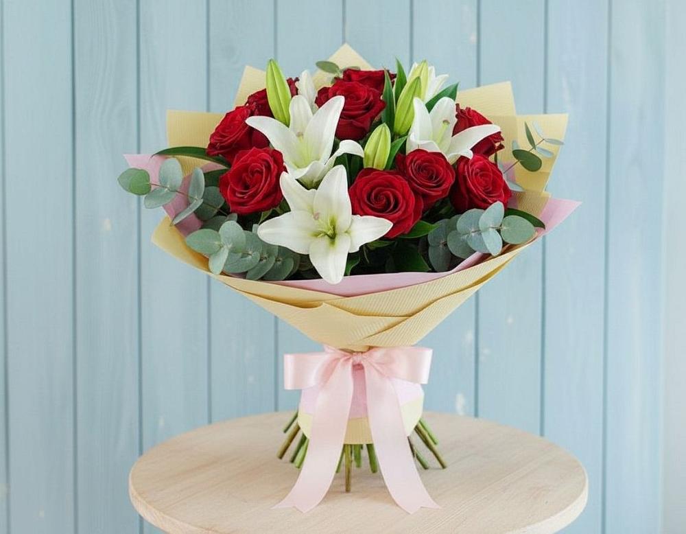 Букет цветов из: Лилии и Розы в Мичурине Республика Дагестан